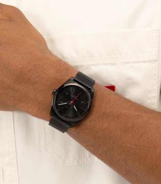 Montre HUGO ARK Homme 1530440 Analogue Cadran MINERAL Noir Bracelet Acier Noir Etanchéité 5BAR