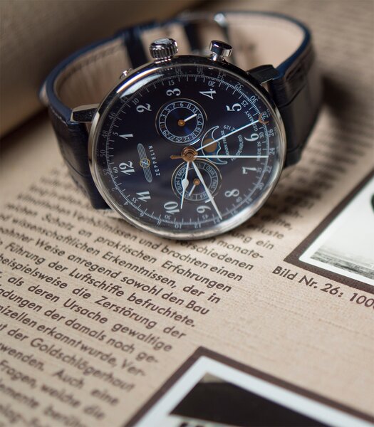 Montre ZEPPELIN HINDENBURG MONDPHASE Homme 7036-3 Analogue Cadran HESALITE Bleu Bracelet Cuir Bleu Boucle ardillon Etanchéité 3ATM