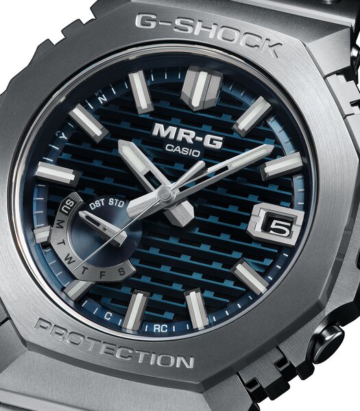 Montre CASIO G-SHOCK Homme MRG-B2100D-2ADR Analogue Cadran Saphir Bleu Bracelet Titane Argenté Etanchéité 20BAR